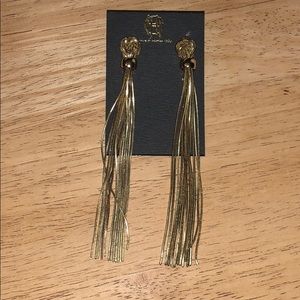 NWT Beautiful Gold Knot Earrings